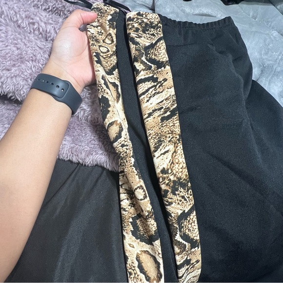 SHEIN Snake skin 2 piece set - Picture 5 of 5